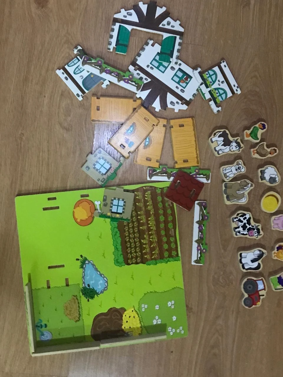 Farm building set with wooden pieces – photo 3